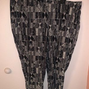 Black and white leggings